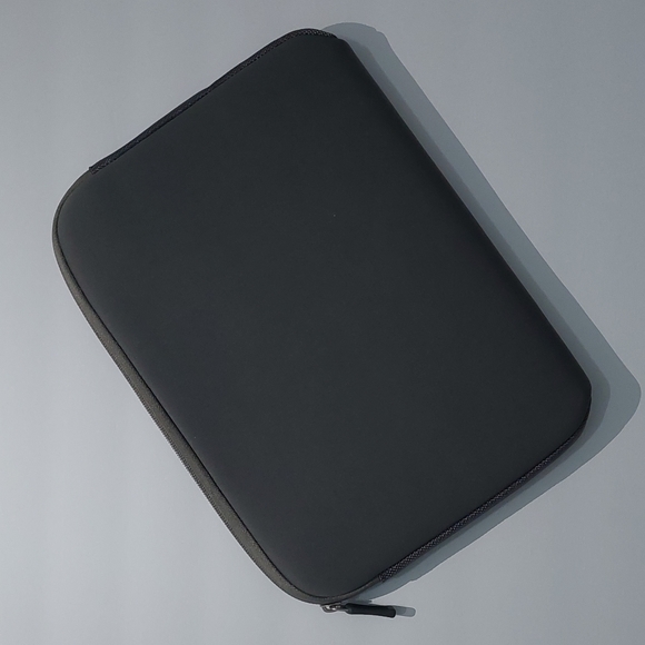 Amazon Basics Protective Laptop Sleeve - Grey - Picture 2 of 3